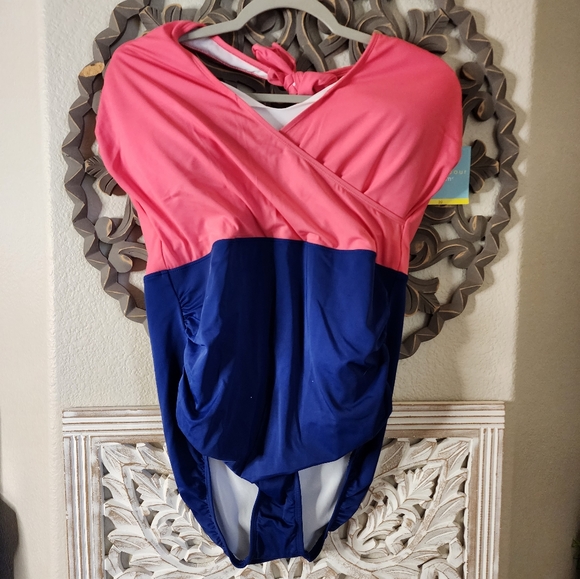 Bal Harbour Women's Bathing Suit NWT - Picture 2 of 11